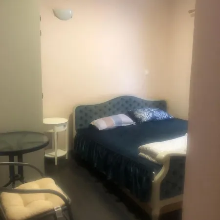 Double Queen In Sremski Karlovice Center Homestay *